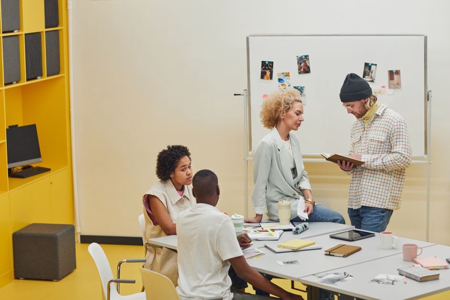 espace de coworking créatif avec collaboration