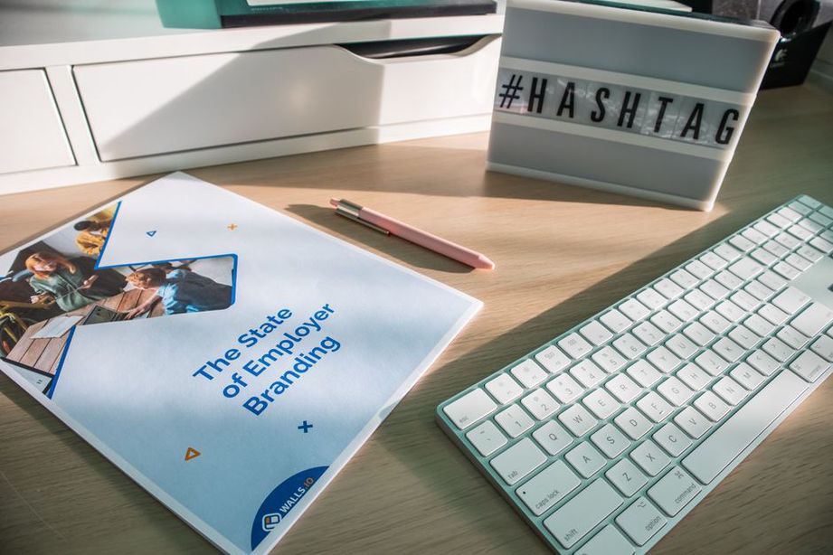 bureau moderne avec branding créatif