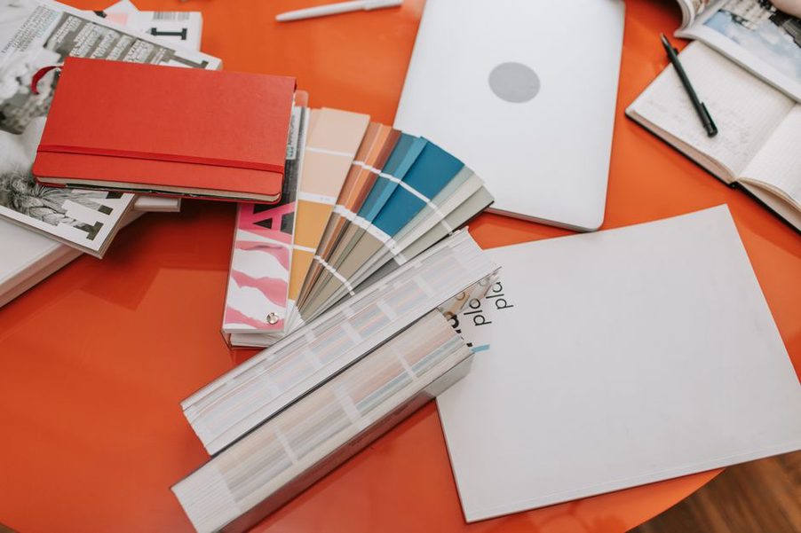 Cartes et carnets comparés avant impression