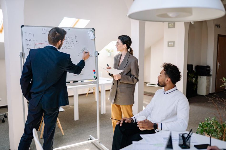 Espaces de travail différenciés autour d’un tableau collaboratif