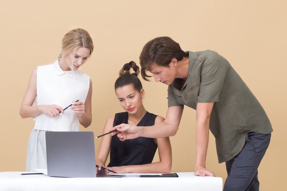 L’équipe examine les retours après un atelier
