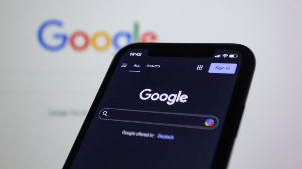 Vérification de l’accueil sur un écran de téléphone