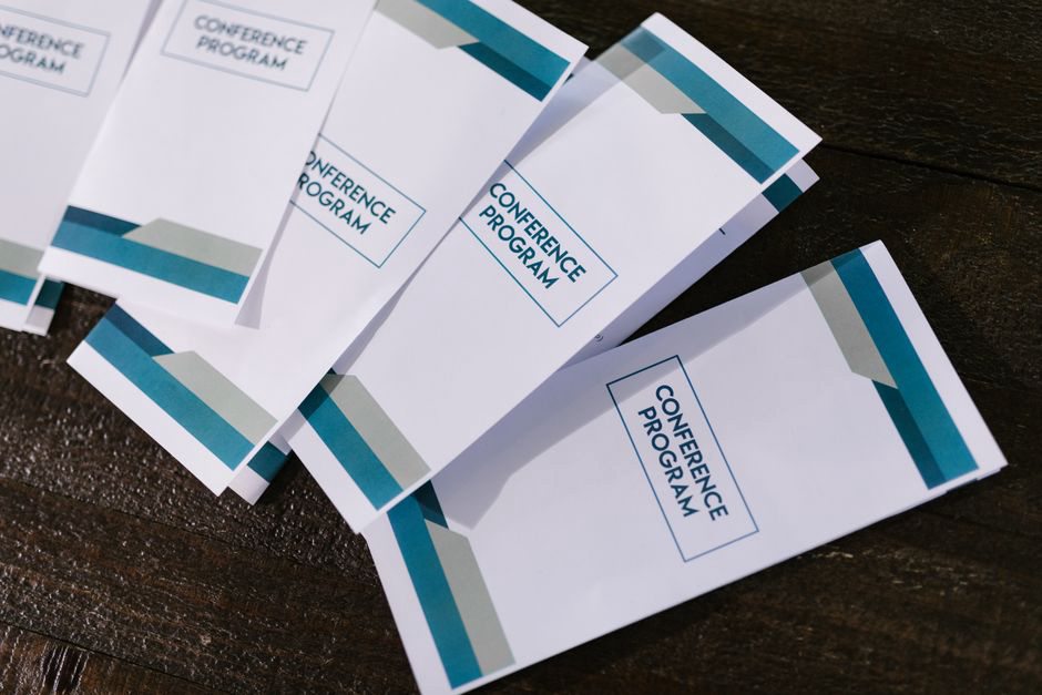 Cartes et fiches destinées à différents moments du parcours client